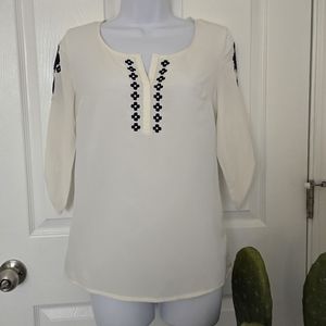 🏷️ 2/$12 CLEARANCE ➡️ Old Navy Gorgeous Aztec Embroidered Blouse, size Small